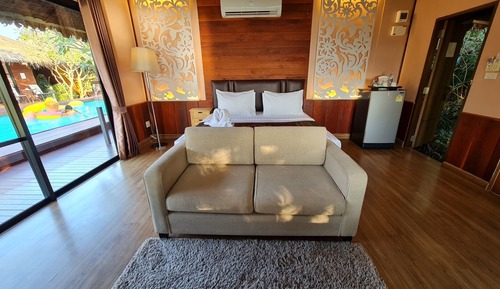 Lake Front Pool Access Villa