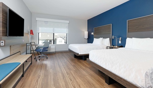 Room, 2 Queen Beds, Accessible, Bathtub