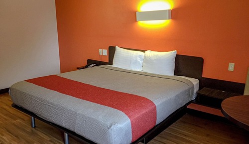 Deluxe Room, 1 King Bed, Smoking, Refrigerator & Microwave