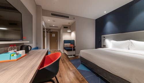 Standard Room, 1 King Bed