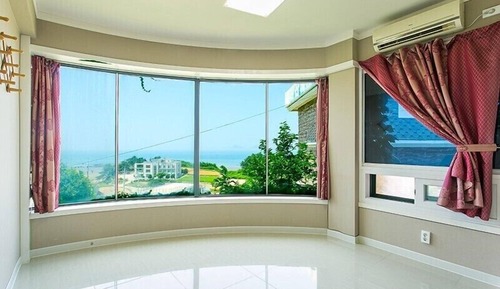 Basic Room (Cha-Seok-Kang)