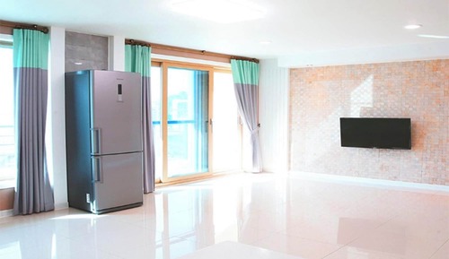 Room (A-203 (Ocean View))