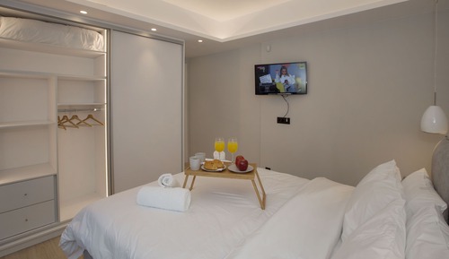 Design Apartment, 1 Bedroom, Balcony (1)