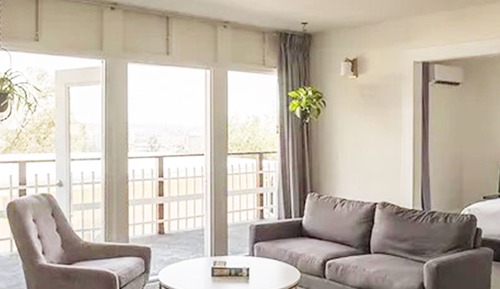 Hollywood Hills View Family Suite