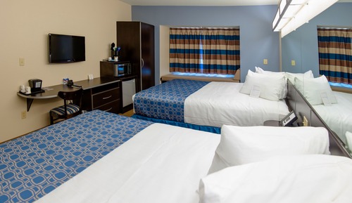 Deluxe Studio Suite, 1 Queen Bed