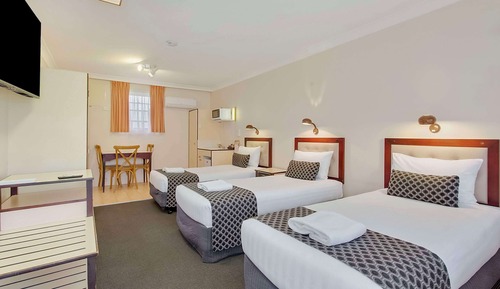 Room, 3 Twin Beds