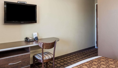 Studio Suite, 1 Queen Bed, Accessible, Non Smoking (Mobility)