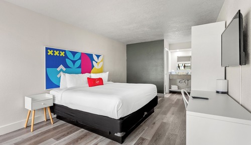 Room, 1 King Bed, Non Smoking, City View