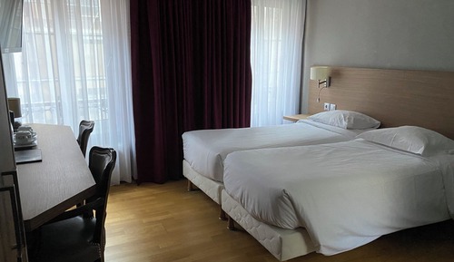 Classic Twin Room, 2 Twin Beds, Air conditioning (Shower)