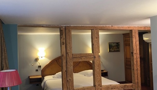 Superior Double Room, Bathtub