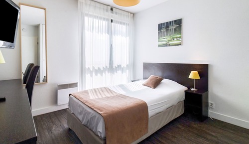 Standard Studio, 1 Large Twin Bed