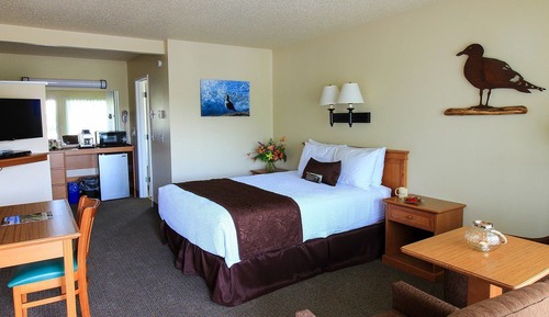 Queen Bed Non Ocean View