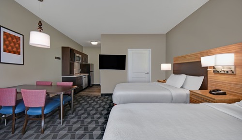 Studio, 2 Queen Beds (Hearing Accessible)