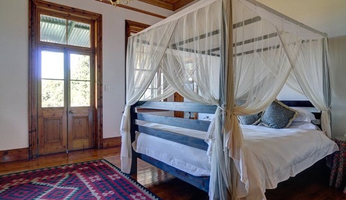 Cottage (Manor House)