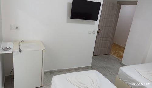 Standard Twin Room, Partial Sea View