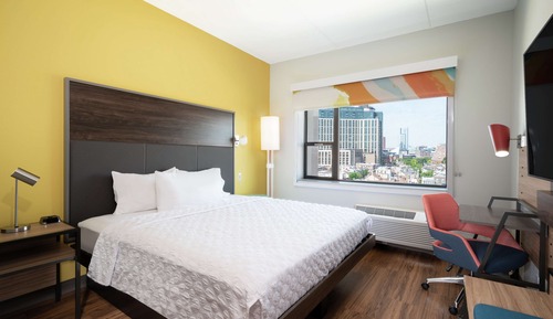 Room, 1 King Bed, Accessible (Hearing)