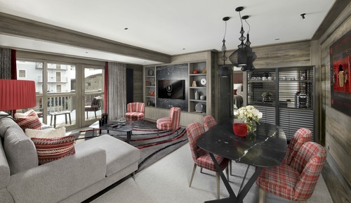 Deluxe Suite