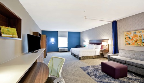 Studio, 1 King Bed, Accessible