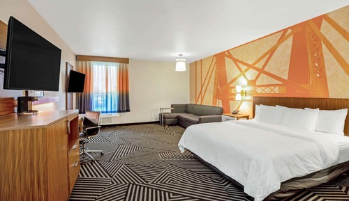 Executive Room, 1 King Bed, Accessible, Non Smoking (Mobility/Hearing, Tub w/ Grab Bars)