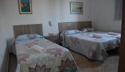 Triple room, shared bathroom