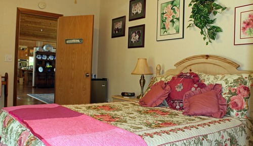 Signature Room, 1 Queen Bed, Patio, Corner (Brittany)