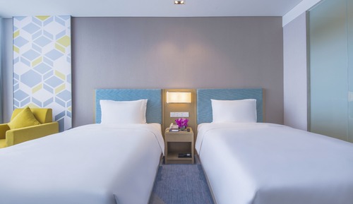 Standard Room, 2 Twin Beds, City View