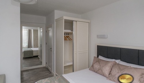 Deluxe Room, Balcony