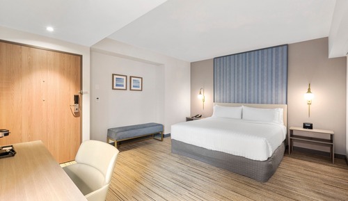 Standard Room, 1 King Bed
