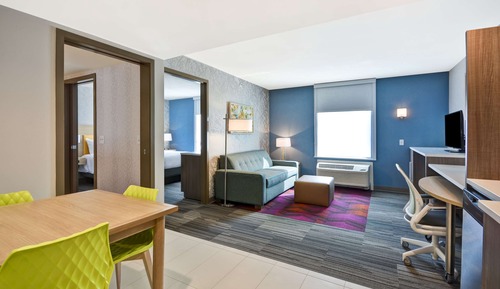 Suite, 1 King Bed, Accessible (Hearing)