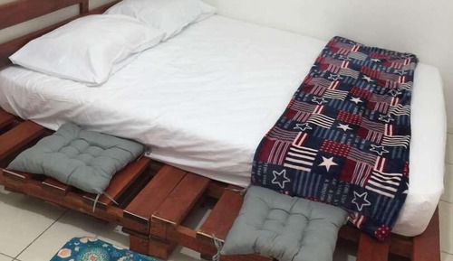 Queen Room, Shared Bathroom