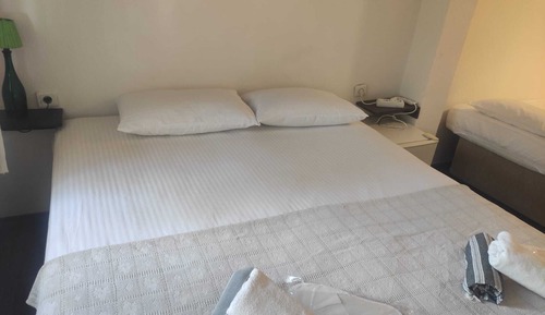 Room 7 