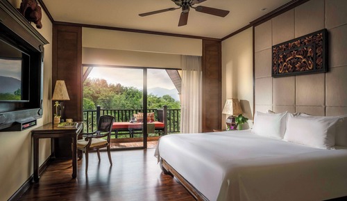 Deluxe Three Country View room