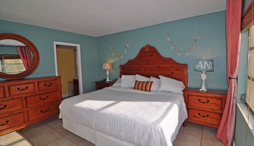 One-Bedroom Condo - No Resort & No Parking fees