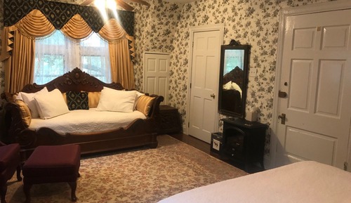 Deluxe Room, Multiple Beds, Garden View
