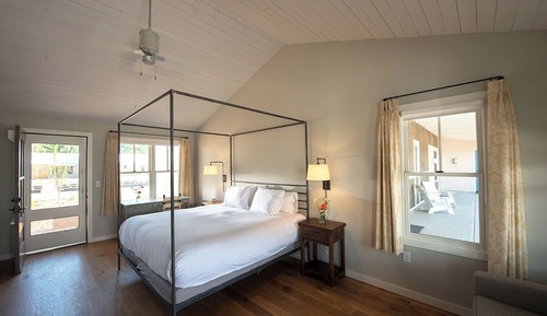 Standard Room, 1 King Bed