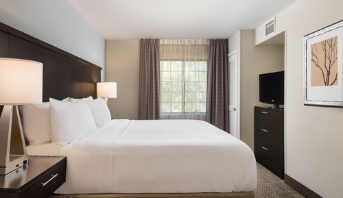 Studio Suite, 1 Queen Bed, Accessible Bathtub, Kitchen (Communications, Accessible, Tub)