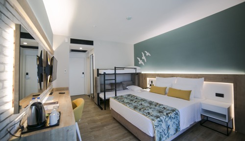 Family Room, 1 Bedroom