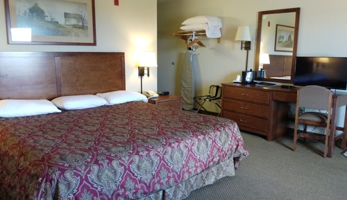 King Bed Whirlpool Suite