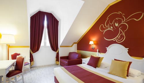 Classic Room, 1 King Bed with Sofa bed