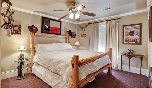 Standard Room, 1 King Bed