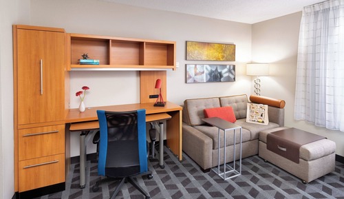 Studio, 1 Queen Bed with Sofa bed (Mobility/Hearing Accessible, Tub)