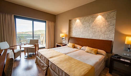 Superior Double Room (2 adults + 1 child // Golf/Pool view)