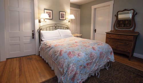 Standard Double Room, Ensuite (Tracy Room-203)