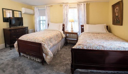 Standard Double Room, Ensuite (Aunts Room-204)