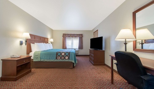 Studio Suite, 1 King Bed, Smoking