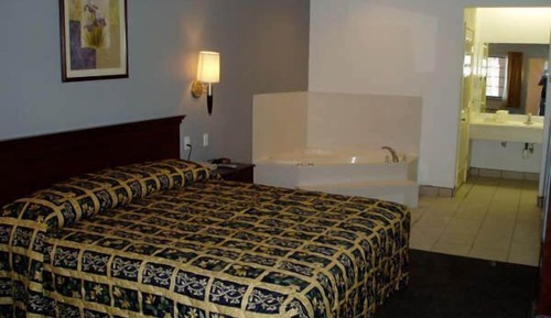 Standard Room, 1 King Bed