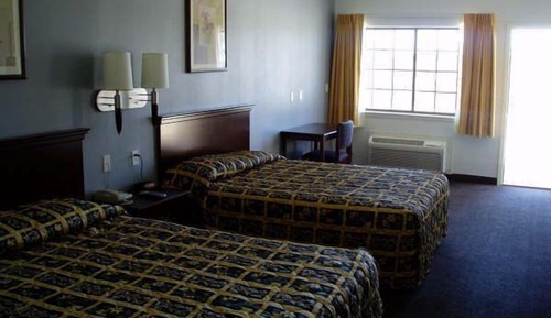 Standard room with two queen beds