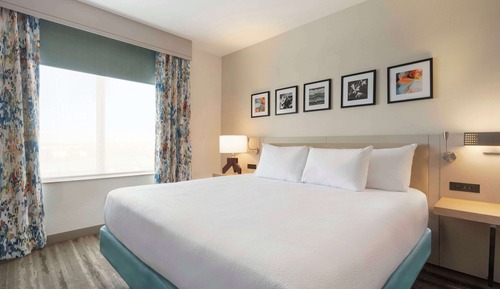 Junior Suite, 1 King Bed with Sofa bed