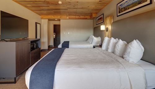 Signature Room, 2 Queen Beds, Refrigerator & Microwave, Park View, Renovated 2024