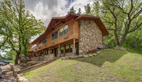 Classic Room, 2 Queen Beds, Refrigerator & Microwave, Park View, Renovated 2024